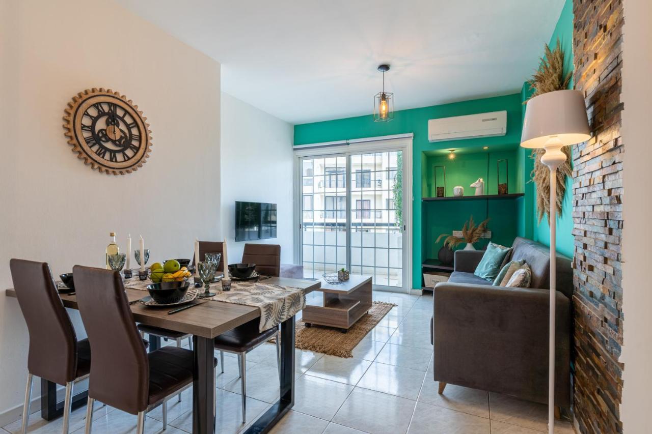 Araminta 2-Bedroom Apartment In Larnaca Eksteriør billede