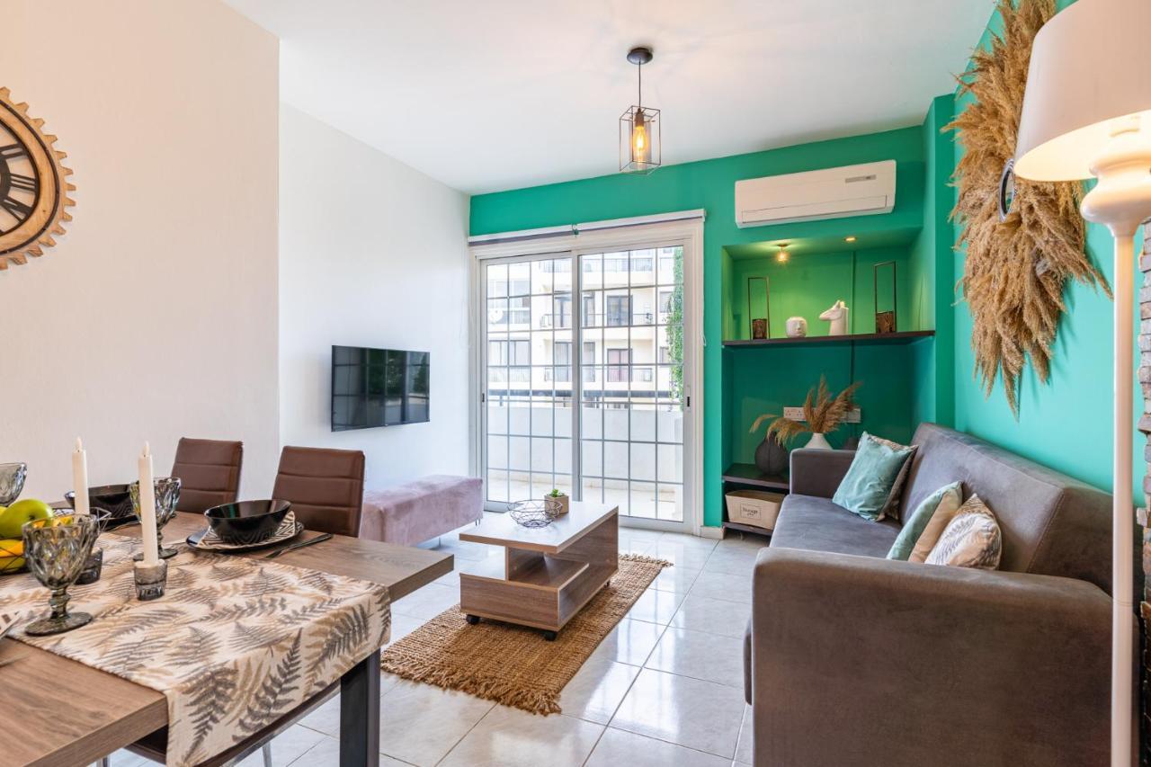 Araminta 2-Bedroom Apartment In Larnaca Eksteriør billede