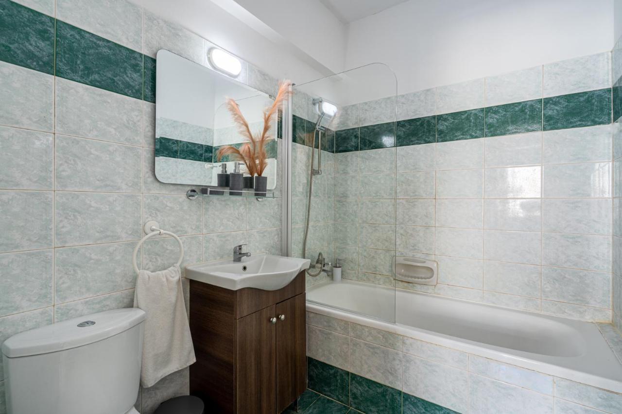 Araminta 2-Bedroom Apartment In Larnaca Eksteriør billede